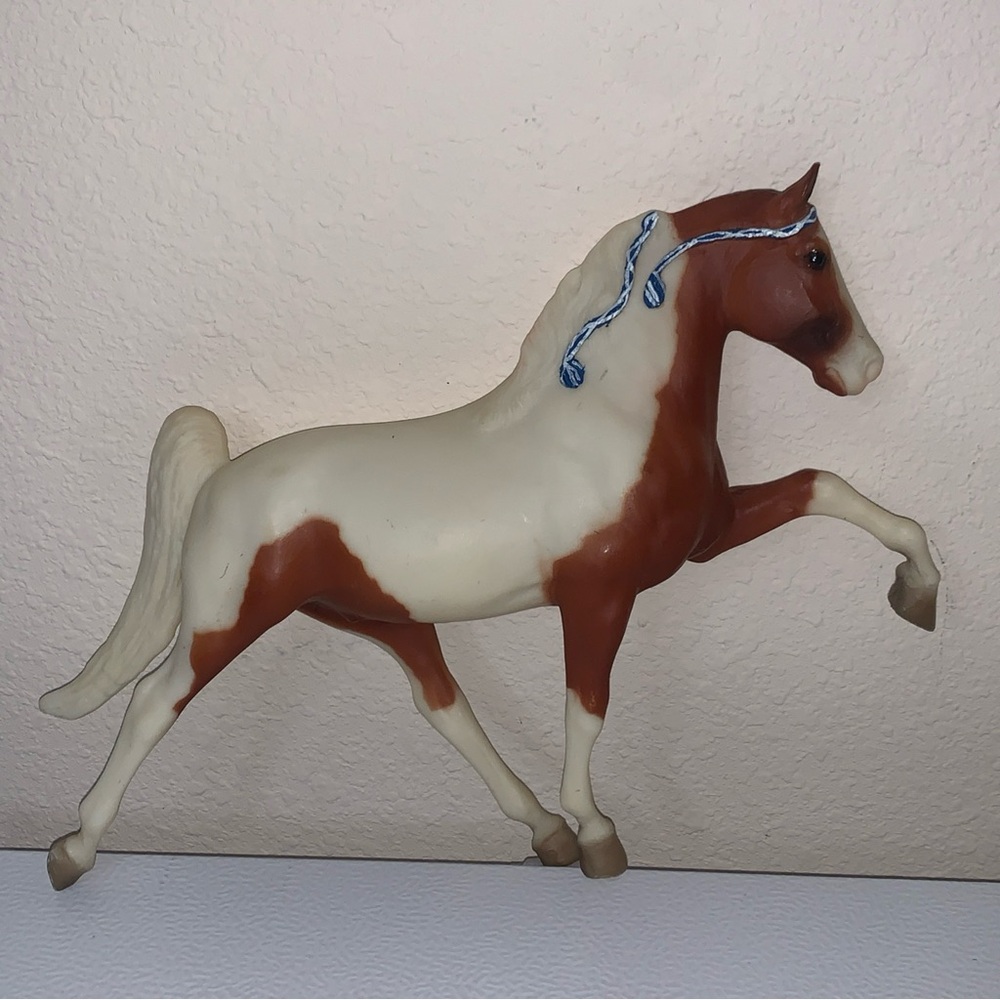 Breyer Traditional #913 High Flyer Tennessee Walker Collectible Horse